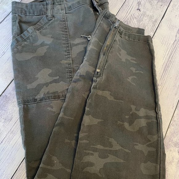 Kut From The Kloth Camo Skinny Jeans - Size 10 - Picture 1 of 4